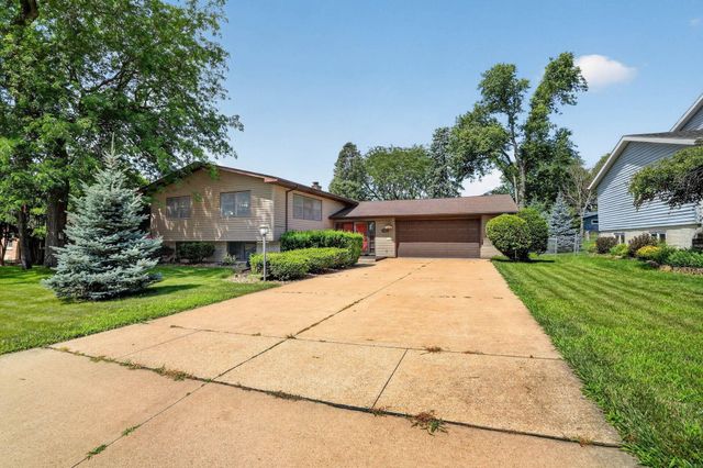 1111 Ellen Street, Cedar Falls, IA 50613