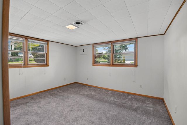 1111 Ellen Street, Cedar Falls, IA 50613