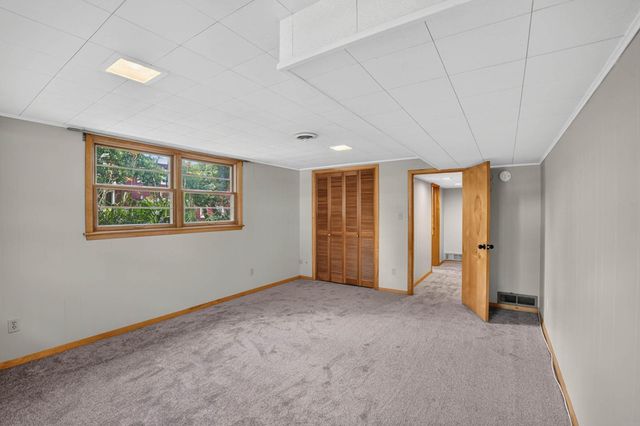 1111 Ellen Street, Cedar Falls, IA 50613