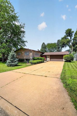 1111 Ellen Street, Cedar Falls, IA 50613