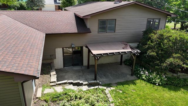 1111 Ellen Street, Cedar Falls, IA 50613