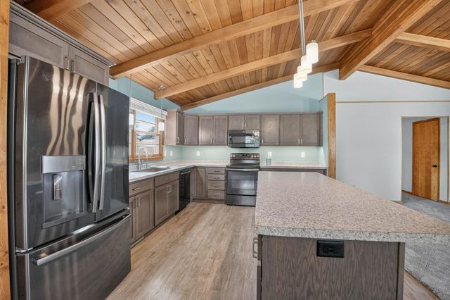 1111 Ellen Street, Cedar Falls, IA 50613