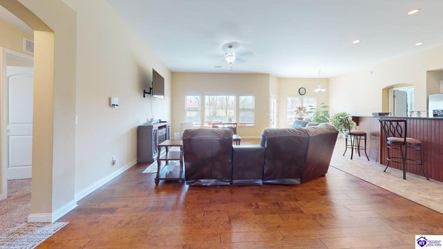 146 Shirley Boulevard, Vine Grove, KY 40175