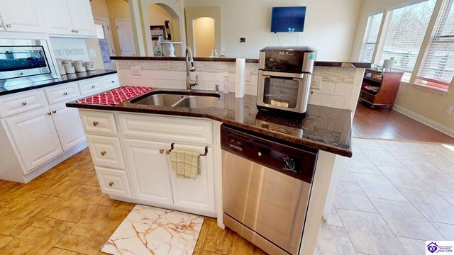 146 Shirley Boulevard, Vine Grove, KY 40175