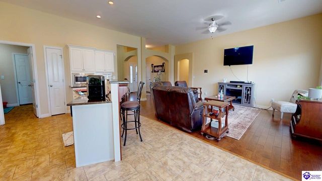 146 Shirley Boulevard, Vine Grove, KY 40175