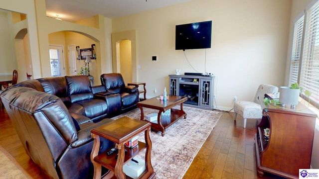 146 Shirley Boulevard, Vine Grove, KY 40175