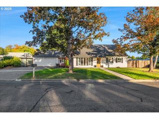 1200 N ELM Ln, Newberg, OR 97132