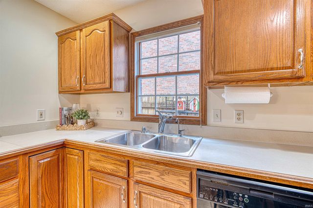 6414 Hearthstone Drive, Evansville, IN 47715