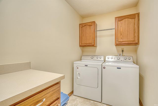 6414 Hearthstone Drive, Evansville, IN 47715