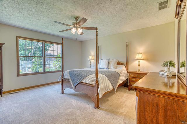 6414 Hearthstone Drive, Evansville, IN 47715