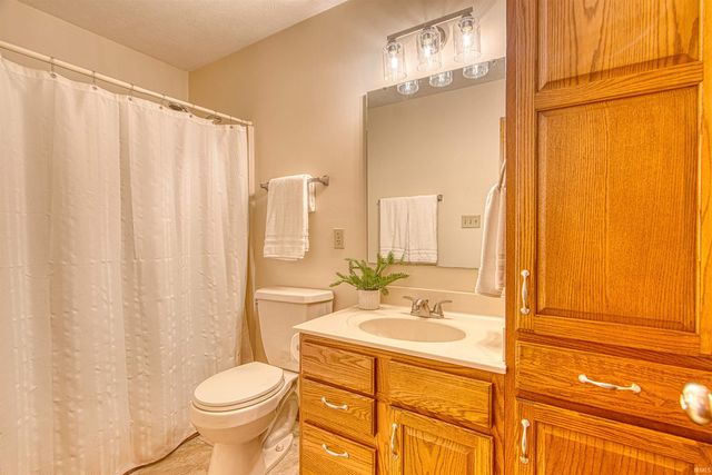 6414 Hearthstone Drive, Evansville, IN 47715