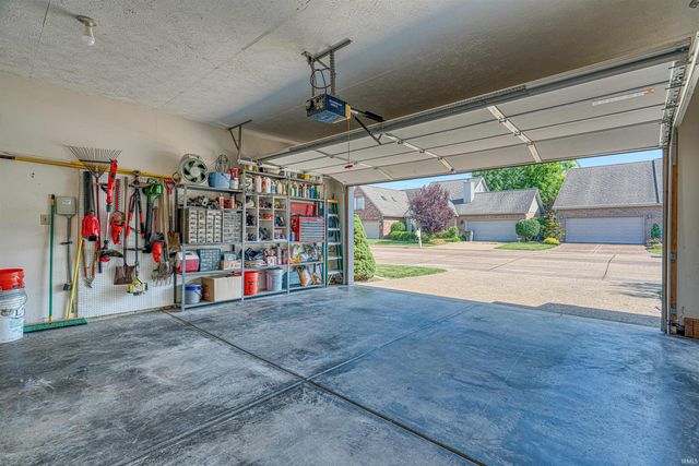 6414 Hearthstone Drive, Evansville, IN 47715