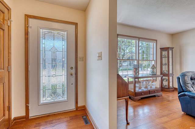 6414 Hearthstone Drive, Evansville, IN 47715