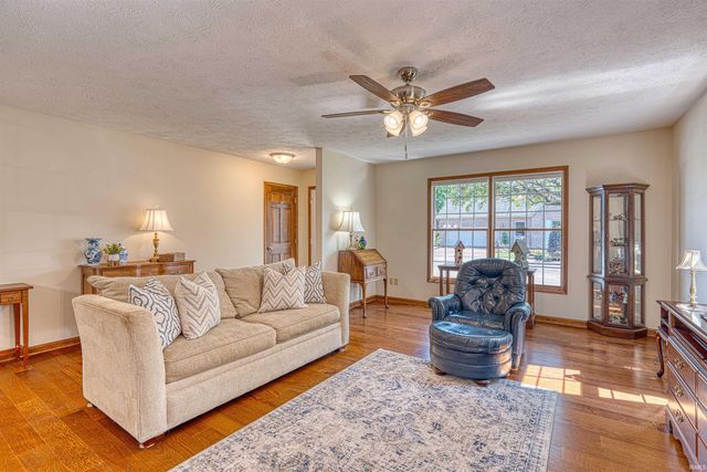 6414 Hearthstone Drive, Evansville, IN 47715