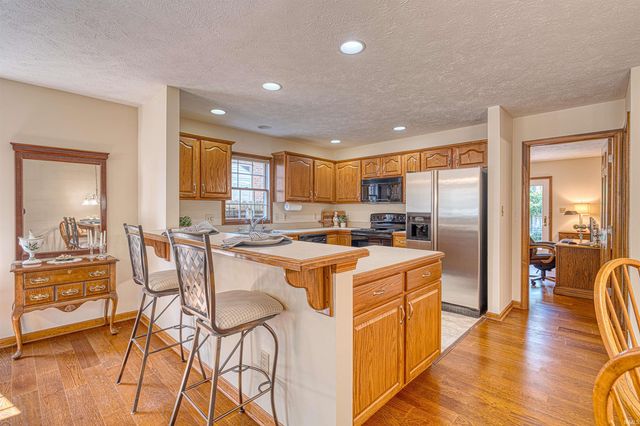6414 Hearthstone Drive, Evansville, IN 47715