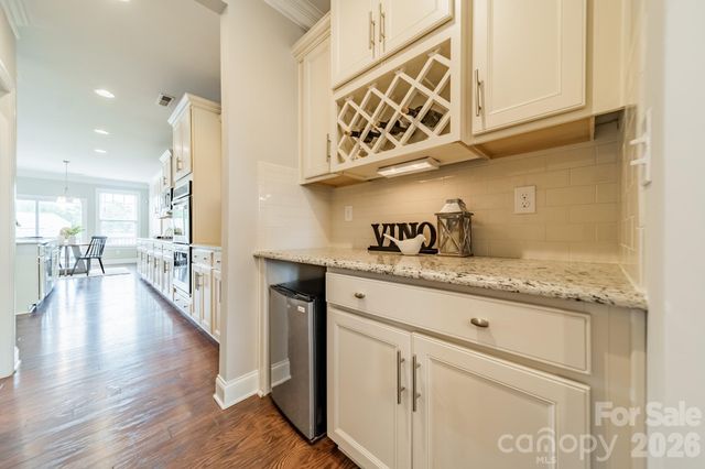 208 Canoe Pole Lane, Mooresville, NC 28117