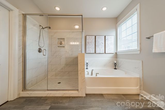 208 Canoe Pole Lane, Mooresville, NC 28117