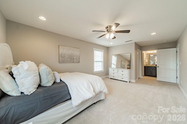 208 Canoe Pole Lane, Mooresville, NC 28117