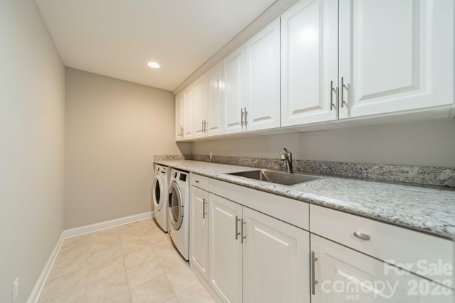 208 Canoe Pole Lane, Mooresville, NC 28117