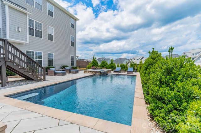 208 Canoe Pole Lane, Mooresville, NC 28117