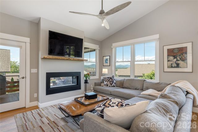 301 Ava Lane, Asheville, NC 28804