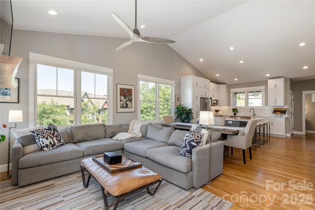 301 Ava Lane, Asheville, NC 28804