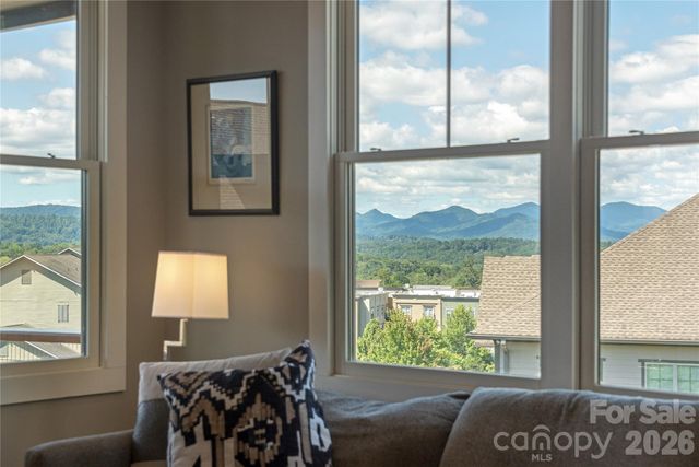 301 Ava Lane, Asheville, NC 28804