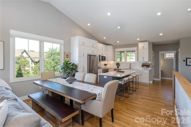 301 Ava Lane, Asheville, NC 28804