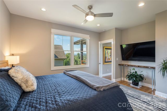 301 Ava Lane, Asheville, NC 28804