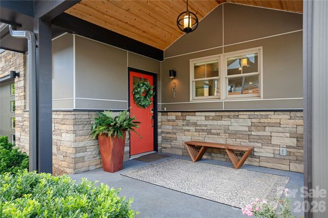 301 Ava Lane, Asheville, NC 28804