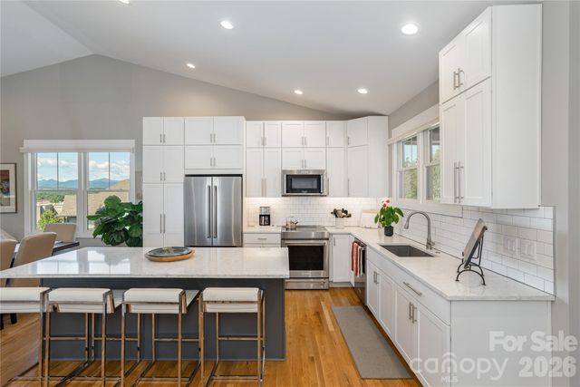 301 Ava Lane, Asheville, NC 28804