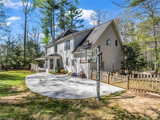 311 Red Fox Circle, Asheville, NC 28803