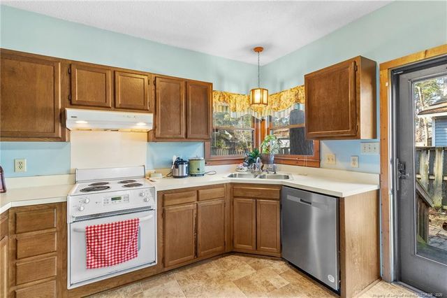 516 Tradewinds Drive, Fayetteville, NC 28314