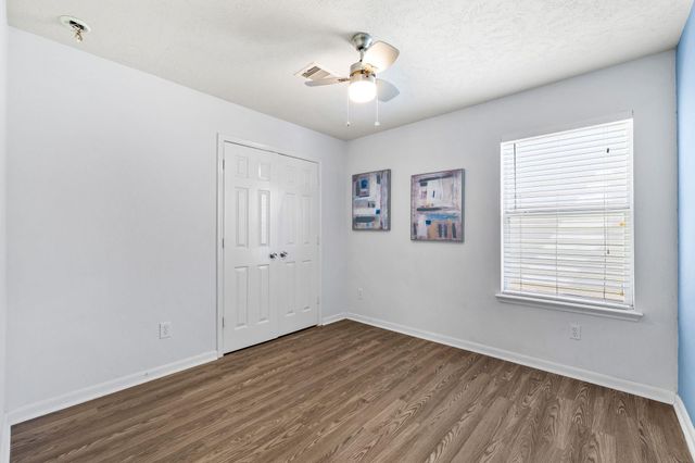 2715 Skyview Knoll Court, Houston, TX 77047