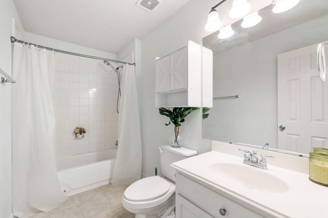 2715 Skyview Knoll Court, Houston, TX 77047