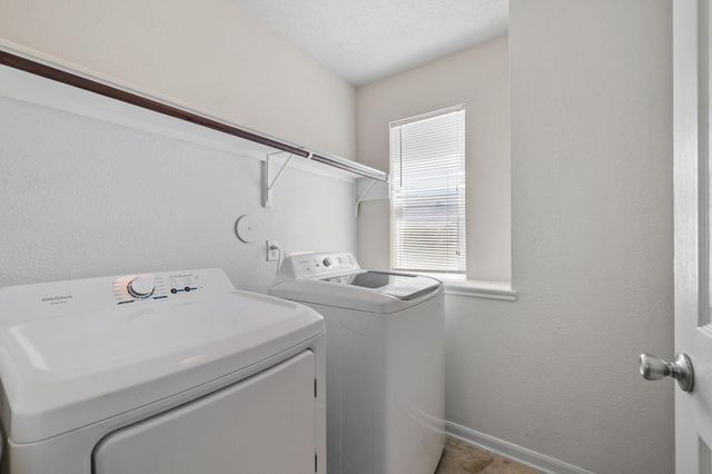 2715 Skyview Knoll Court, Houston, TX 77047