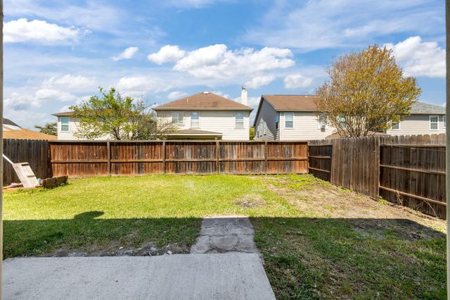 2715 Skyview Knoll Court, Houston, TX 77047