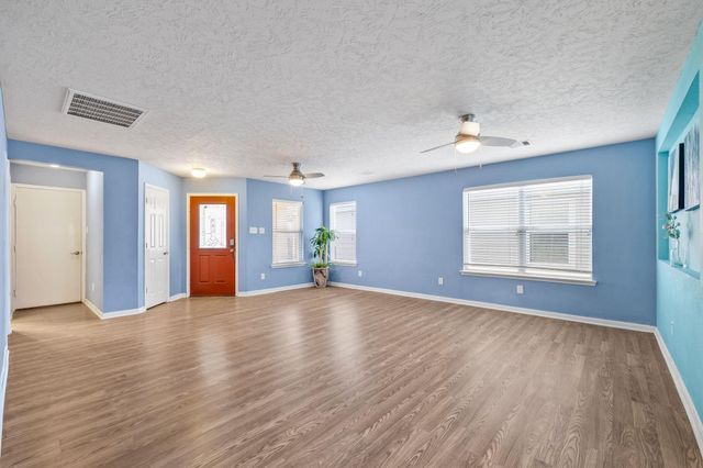 2715 Skyview Knoll Court, Houston, TX 77047