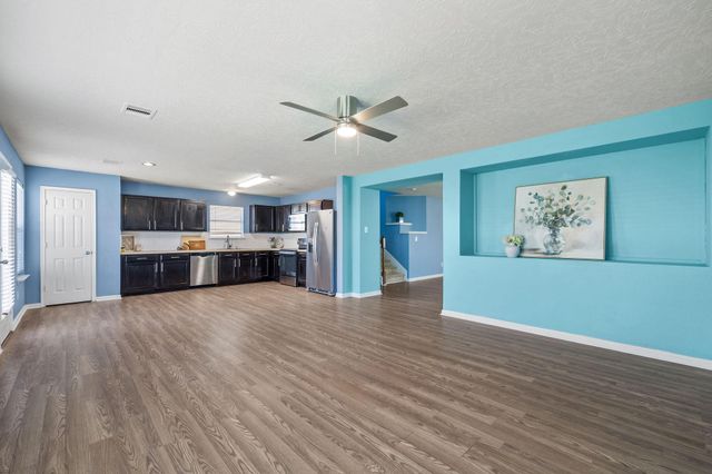 2715 Skyview Knoll Court, Houston, TX 77047