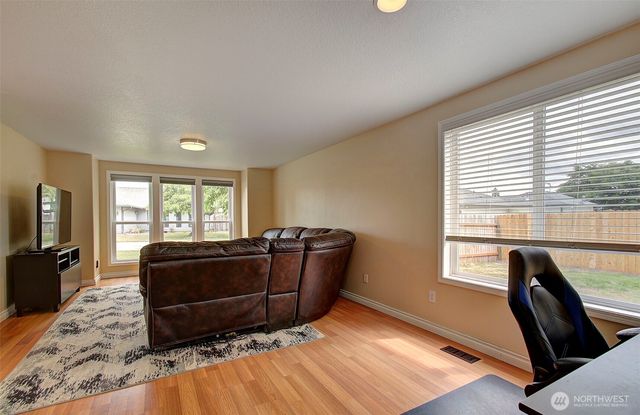 10403 NW 15th Avenue, Vancouver, WA 98685