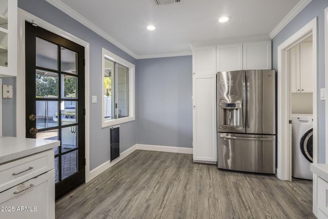 5038 E EARLL Drive, Phoenix, AZ 85018