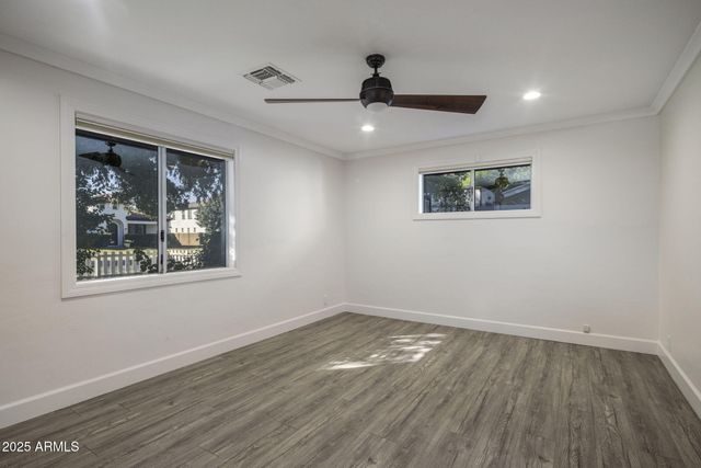 5038 E EARLL Drive, Phoenix, AZ 85018