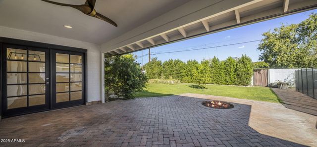 5038 E EARLL Drive, Phoenix, AZ 85018