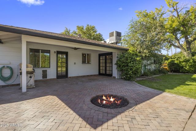 5038 E EARLL Drive, Phoenix, AZ 85018