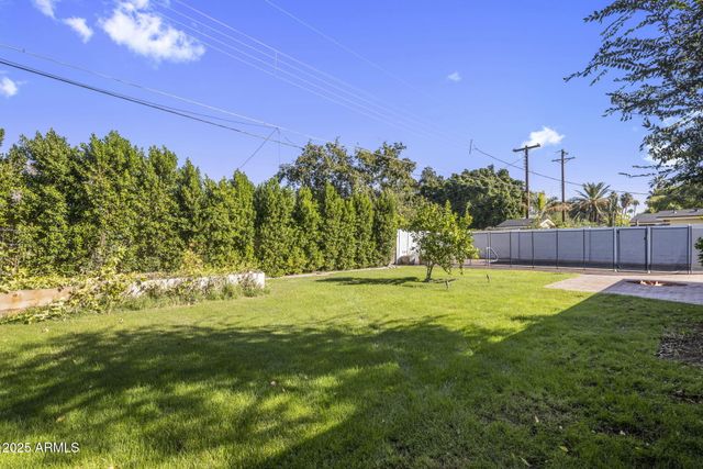 5038 E EARLL Drive, Phoenix, AZ 85018