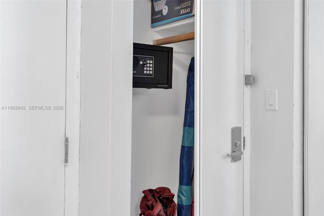 19201 Collins Ave 439, Sunny Isles Beach, FL 33160