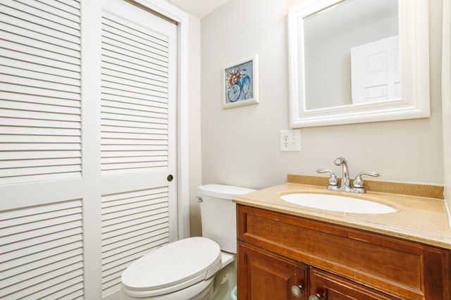 512 Ridgefield Cir C, Clinton, MA 01510
