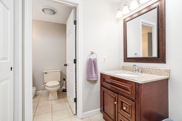 512 Ridgefield Cir C, Clinton, MA 01510