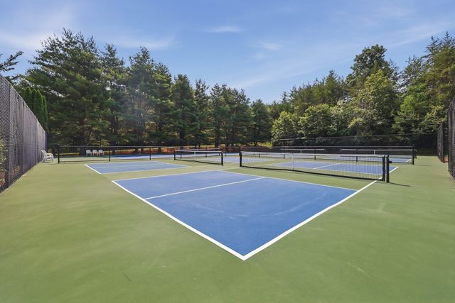 512 Ridgefield Cir C, Clinton, MA 01510
