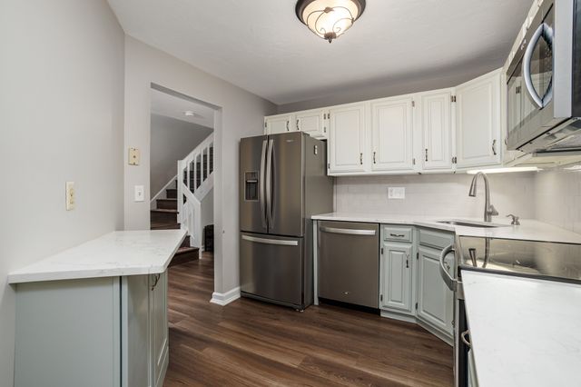 512 Ridgefield Cir C, Clinton, MA 01510